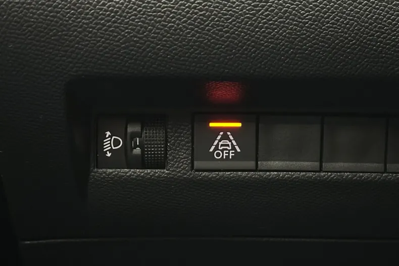 Peugeot 2008 din 2020 cu 127.998 km - oferta PEU195334 - foto 32