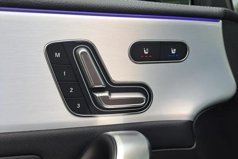 Mercedes-Benz A 35 AMG (Clasa A) din 2024 cu 13.723 km - oferta MER195335 - foto 16