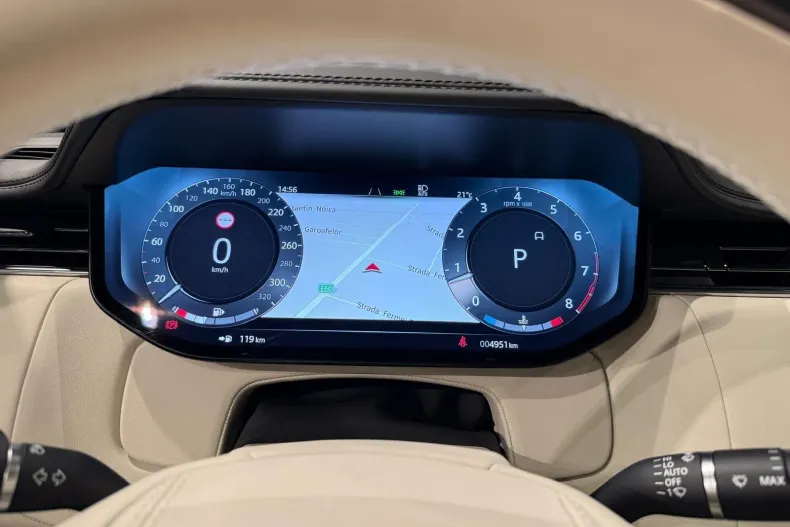 Land Rover Range Rover din 2025 cu 4.951 km - oferta LAN195336 - foto 9