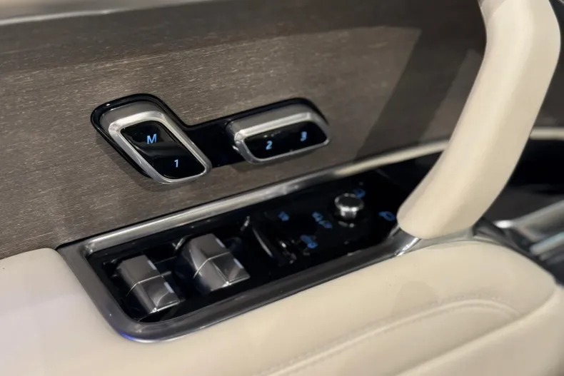 Land Rover Range Rover din 2025 cu 4.951 km - oferta LAN195336 - foto 13