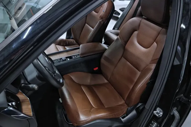 Volvo XC60 din 2020 cu 97.035 km - oferta VOL195360 - foto 8