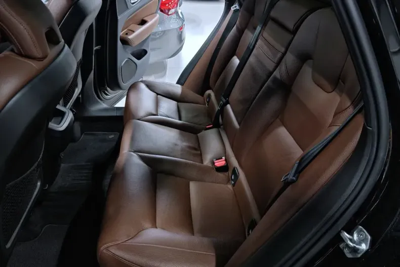 Volvo XC60 din 2020 cu 97.035 km - oferta VOL195360 - foto 24