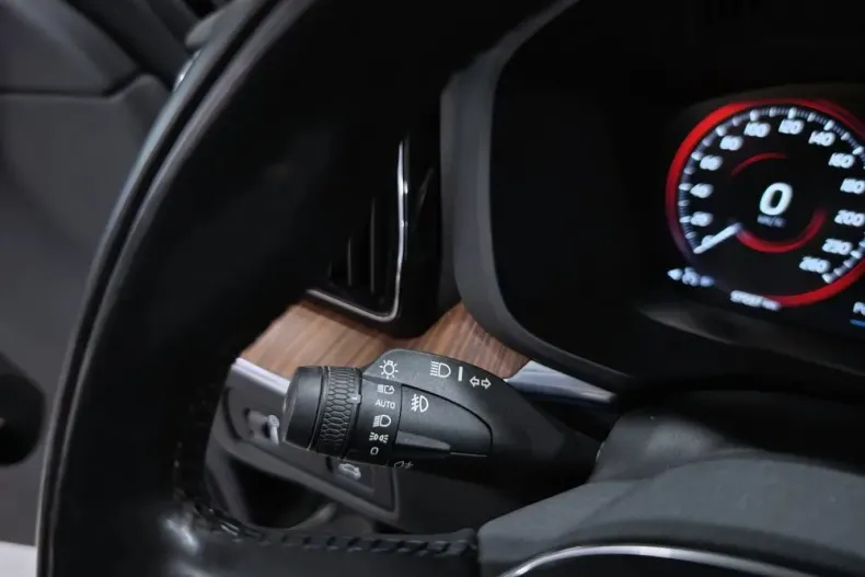 Volvo XC60 din 2020 cu 97.035 km - oferta VOL195360 - foto 25