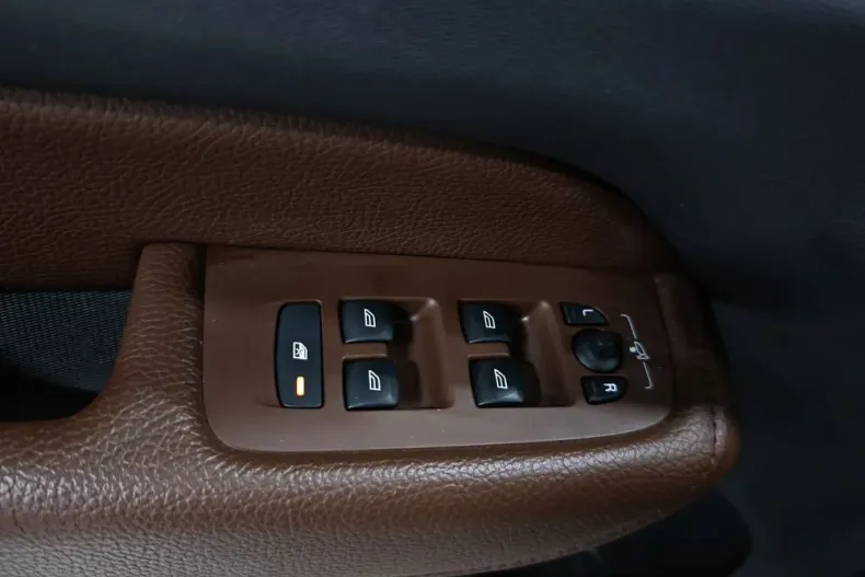 Volvo XC60 din 2020 cu 97.035 km - oferta VOL195360 - foto 26