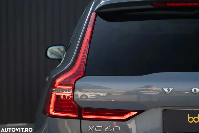 Volvo XC60 din 2023 cu 143.713 km - oferta VOL195363 - foto 10