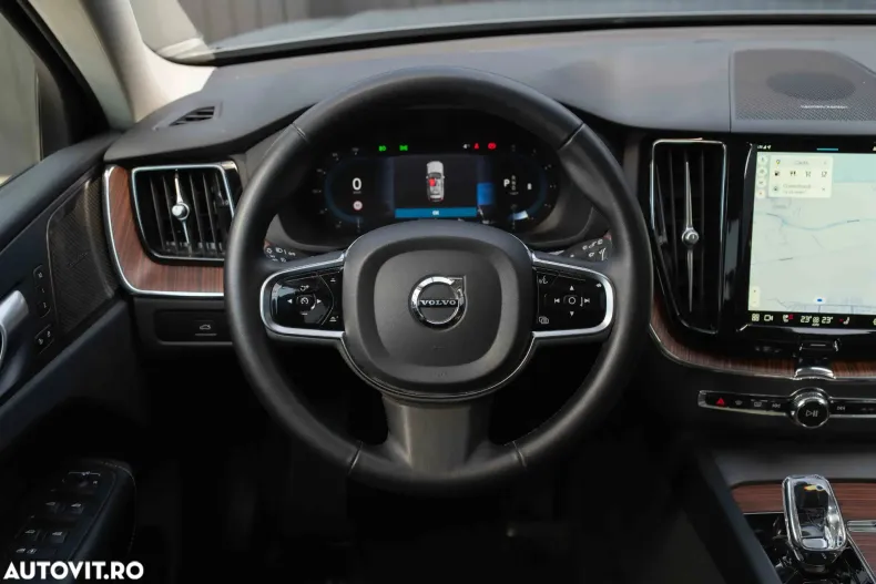 Volvo XC60 din 2023 cu 143.713 km - oferta VOL195363 - foto 12