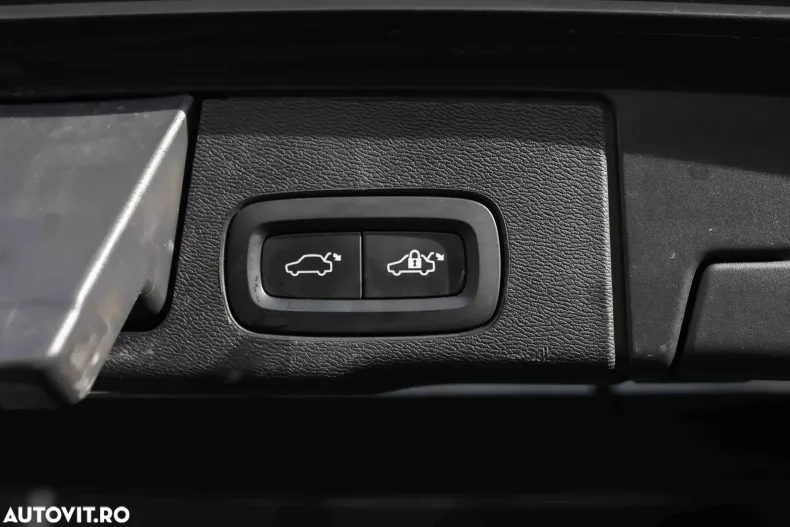 Volvo XC60 din 2023 cu 143.713 km - oferta VOL195363 - foto 29