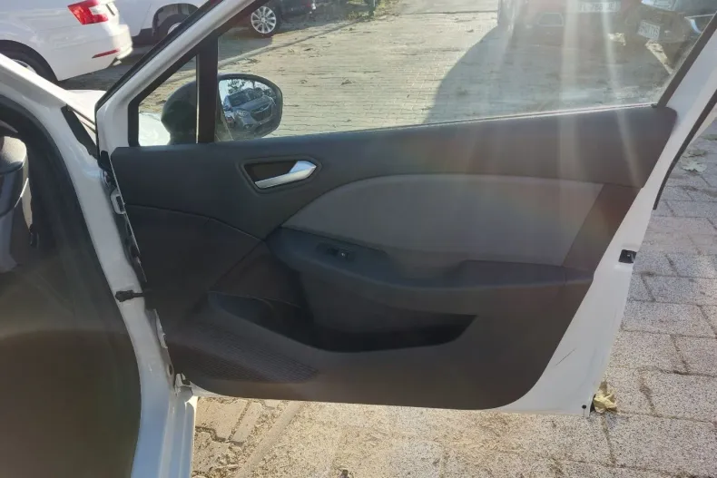 Renault Clio din 2020 cu 67.685 km - oferta REN195381 - foto 20