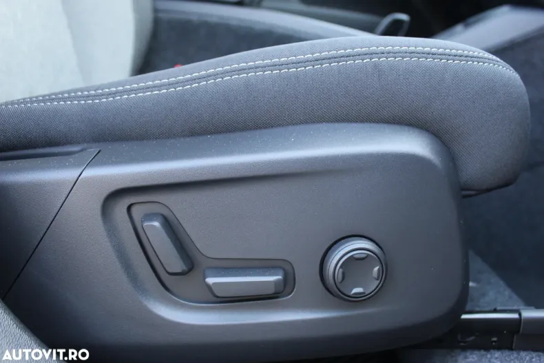 Volvo XC40 din 2025 cu 1.000 km - oferta VOL195388 - foto 32