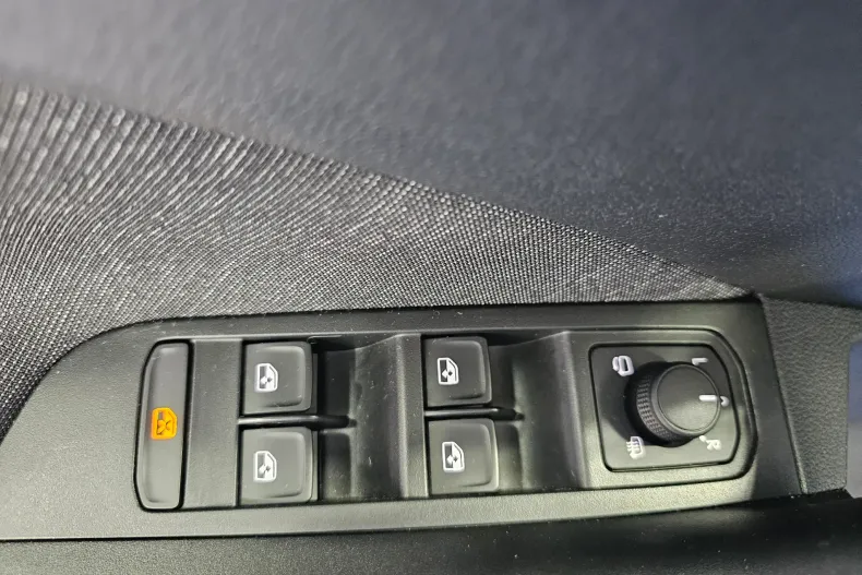 Skoda Kamiq din 2025 cu 4.747 km - oferta SKO195389 - foto 5