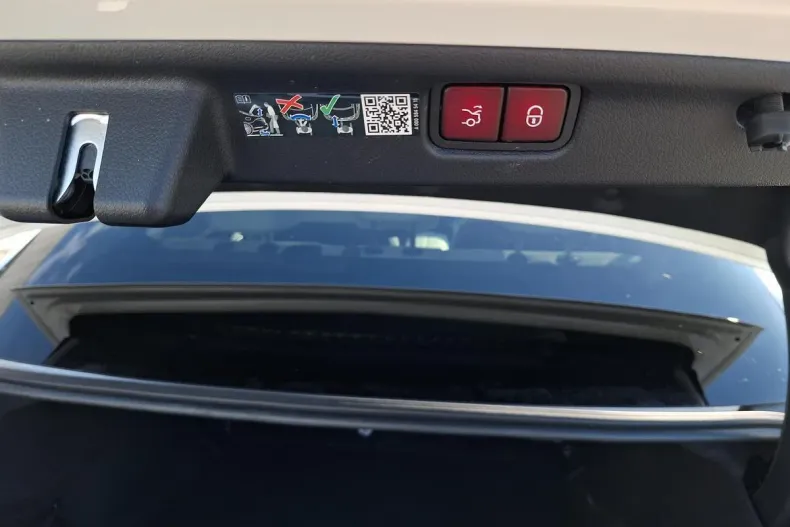 Mercedes-Benz C din 2025 cu 13.220 km - oferta MER195392 - foto 19