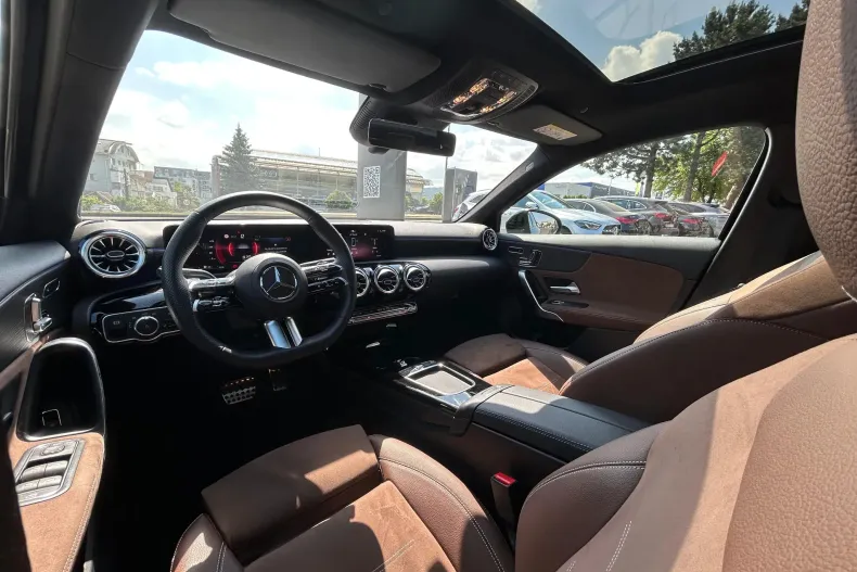Mercedes-Benz A 200 (Clasa A) din 2024 cu 10.600 km - oferta MER195404 - foto 7