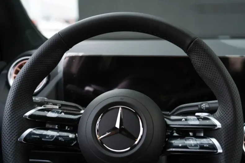 Mercedes-Benz EQA din 2025 cu 6.000 km - oferta MER195405 - foto 8