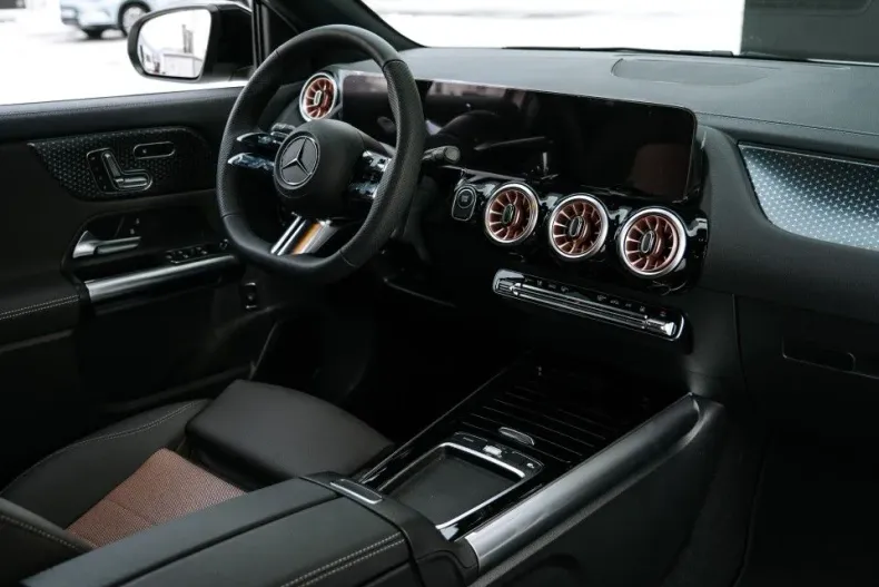 Mercedes-Benz EQA din 2025 cu 6.000 km - oferta MER195405 - foto 10