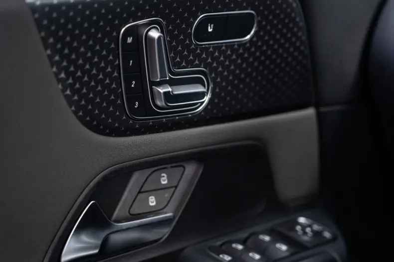 Mercedes-Benz EQA din 2025 cu 6.000 km - oferta MER195405 - foto 22