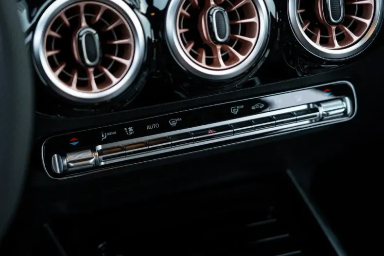 Mercedes-Benz EQA din 2025 cu 6.000 km - oferta MER195405 - foto 24