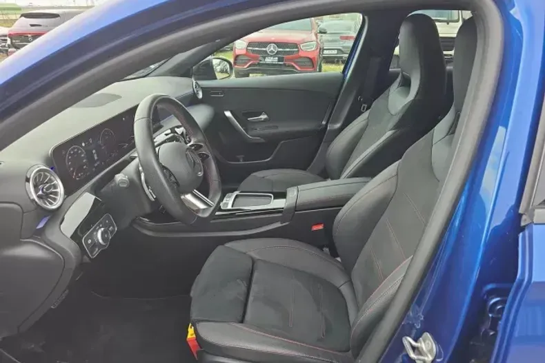 Mercedes-Benz A 220 (Clasa A) din 2024 cu 10.900 km - oferta MER195423 - foto 13