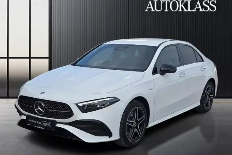 Mercedes-Benz A 250 (Clasa A) din 2025 cu 6.800 km - oferta MER195424 - foto 1
