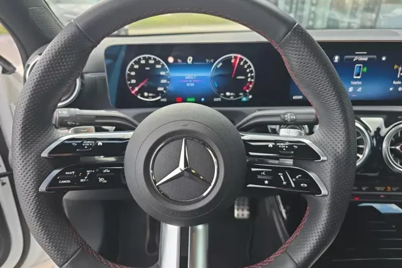 Mercedes-Benz A 250 (Clasa A) din 2025 cu 6.800 km - oferta MER195424 - foto 10