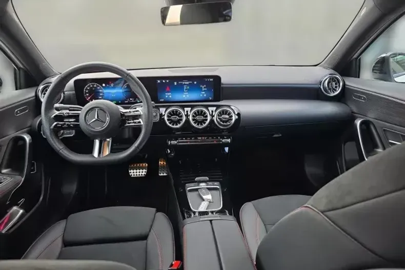 Mercedes-Benz A 250 (Clasa A) din 2025 cu 6.800 km - oferta MER195424 - foto 11