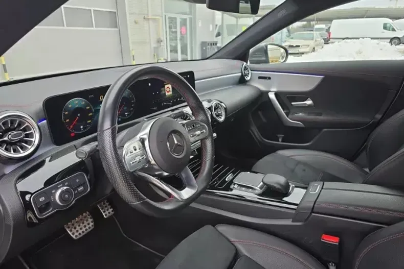 Mercedes-Benz CLA 250 (Clasa CLA) din 2023 cu 28.000 km - oferta MER195425 - foto 9