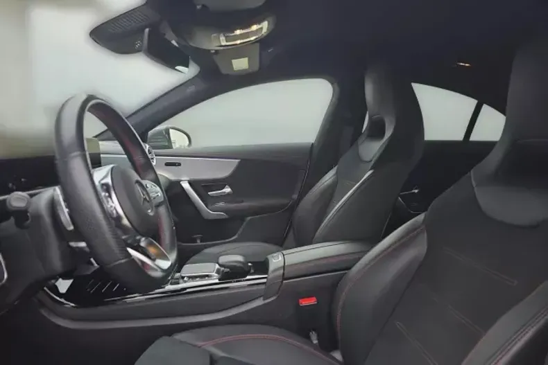 Mercedes-Benz CLA 250 (Clasa CLA) din 2023 cu 28.000 km - oferta MER195425 - foto 13