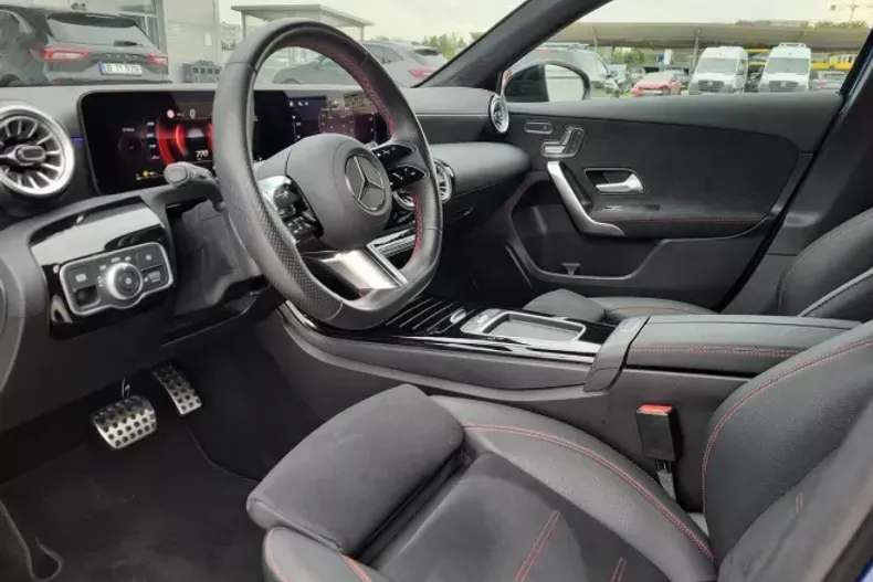 Mercedes-Benz A 200 (Clasa A) din 2024 cu 11.000 km - oferta MER195426 - foto 9