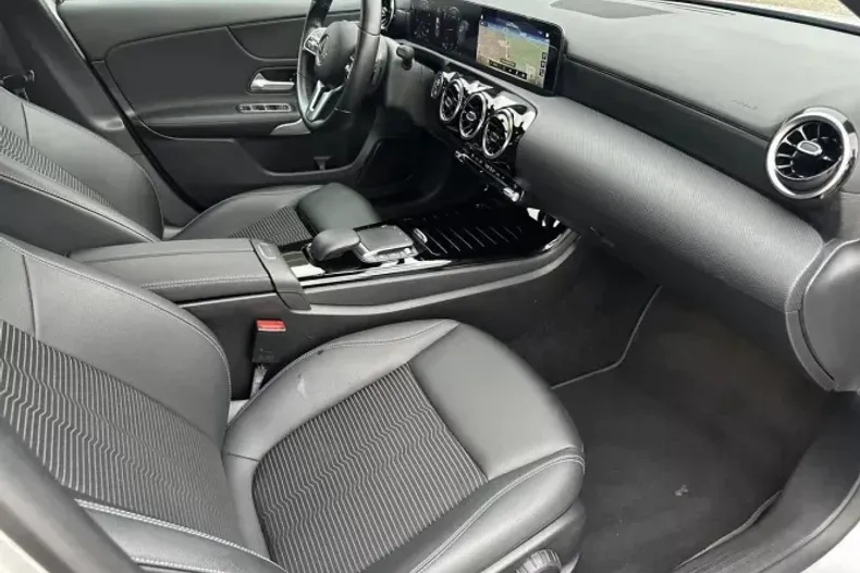 Mercedes-Benz A 180 (Clasa A) din 2022 cu 48.000 km - oferta MER195427 - foto 12