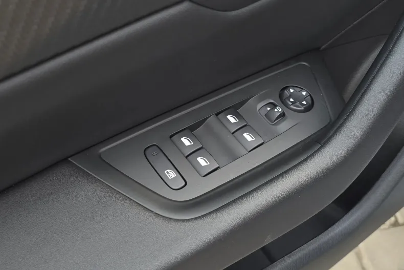 Peugeot 508 din 2023 cu 69.767 km - oferta PEU195445 - foto 10