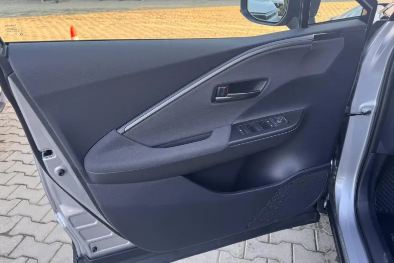 Toyota C-HR din 2025 cu 4.479 km - oferta TOY195449 - foto 11