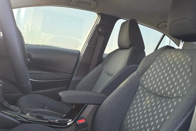 Toyota Corolla din 2025 cu 2.481 km - oferta TOY195451 - foto 14