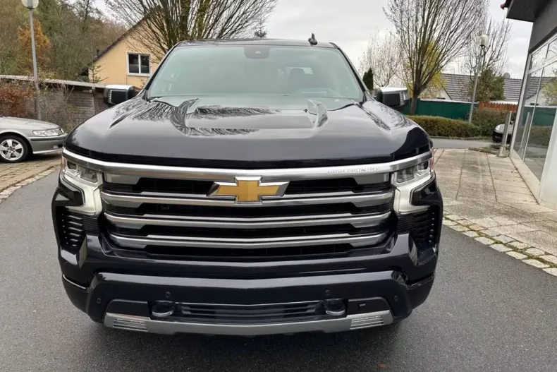 Chevrolet Silverado din 2025 cu 12.000 km - oferta CHE195457 - foto 1