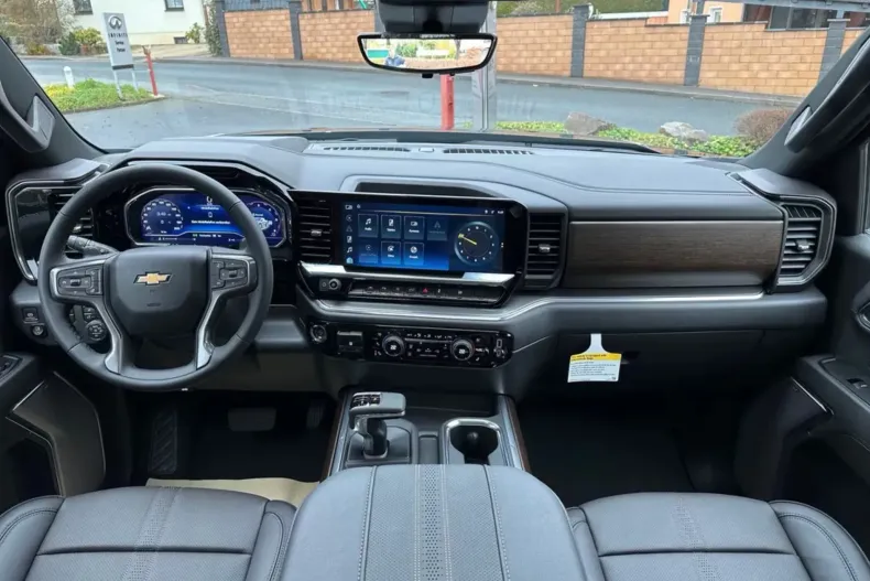 Chevrolet Silverado din 2025 cu 12.000 km - oferta CHE195457 - foto 5