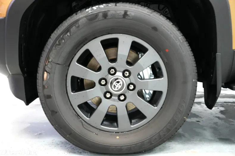 Toyota Land Cruiser din 2024 cu 10 km - oferta TOY195471 - foto 14