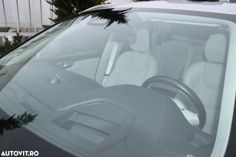 Volvo XC60 din 2022 cu 48.000 km - oferta VOL195484 - foto 3