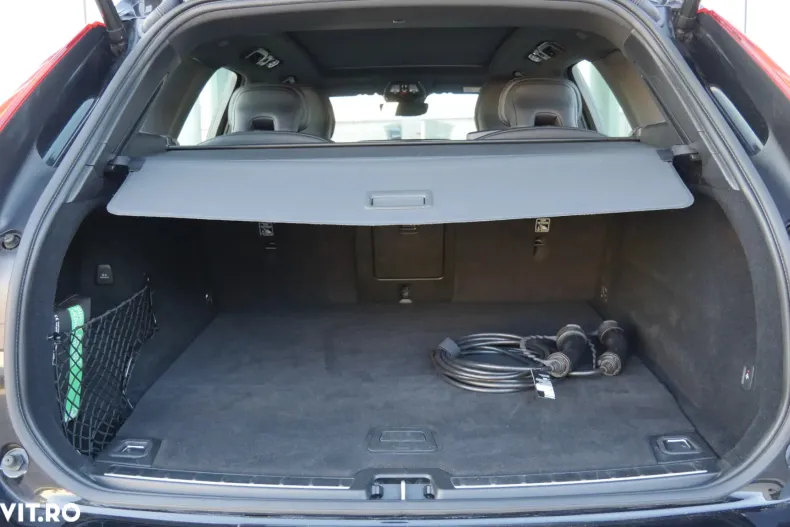 Volvo XC60 din 2021 cu 104.784 km - oferta VOL195501 - foto 34