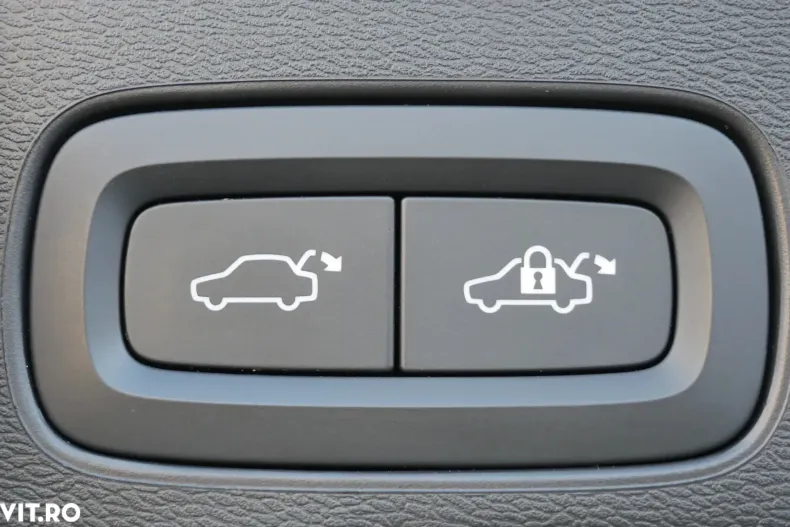 Volvo XC60 din 2021 cu 104.784 km - oferta VOL195501 - foto 36