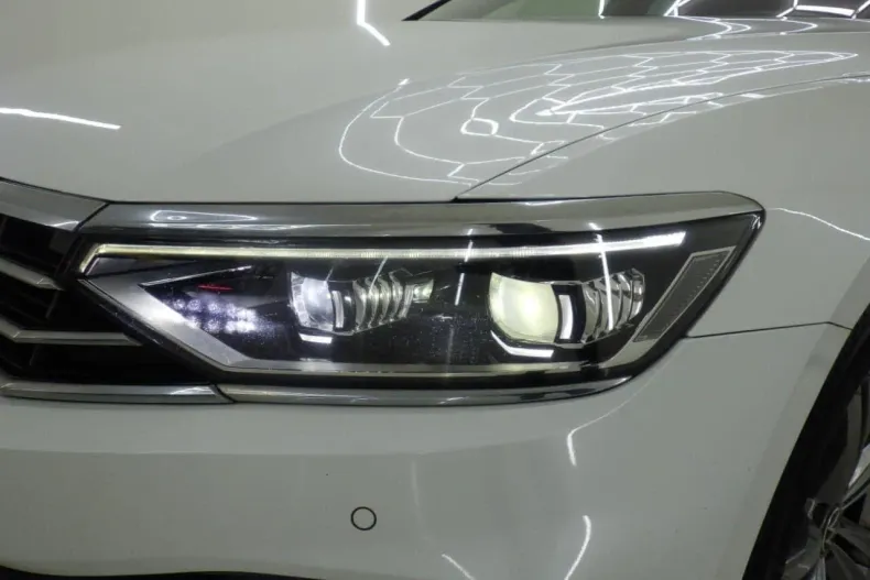 Volkswagen Passat din 2020 cu 157.357 km - oferta VOL195503 - foto 9