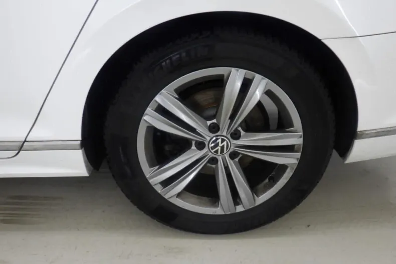 Volkswagen Passat din 2020 cu 157.357 km - oferta VOL195503 - foto 12