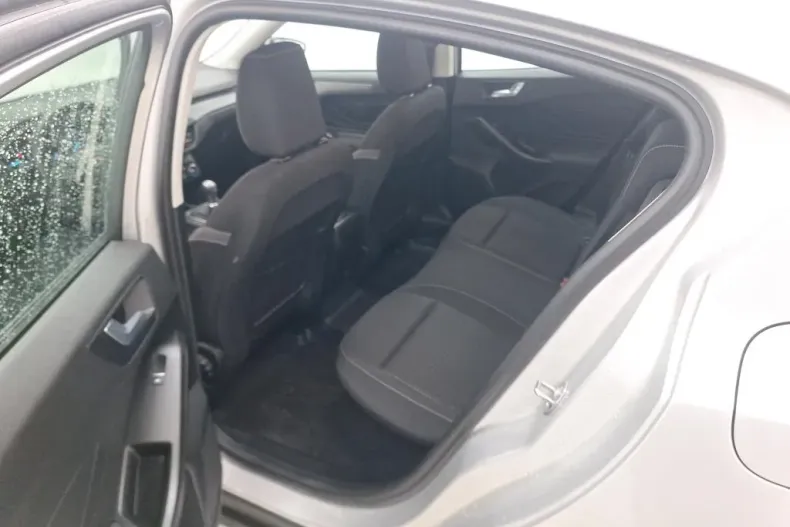 Ford Focus din 2021 cu 15.092 km - oferta FOR195514 - foto 5