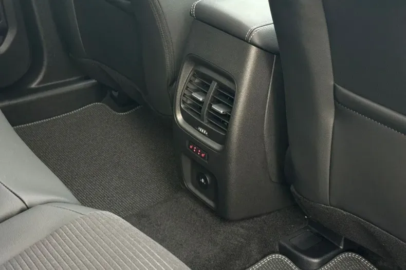 Ford Kuga din 2026 cu 1 km - oferta FOR195521 - foto 10