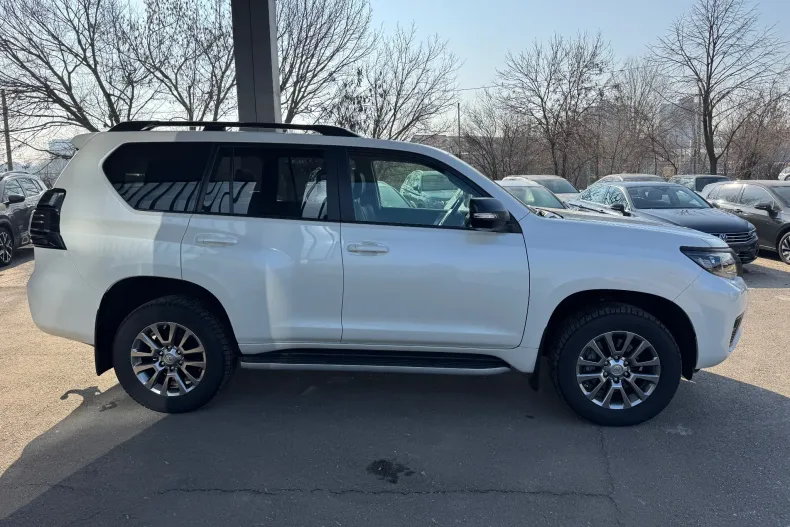 Toyota Land Cruiser din 2024 cu 29.980 km - oferta TOY195528 - foto 4
