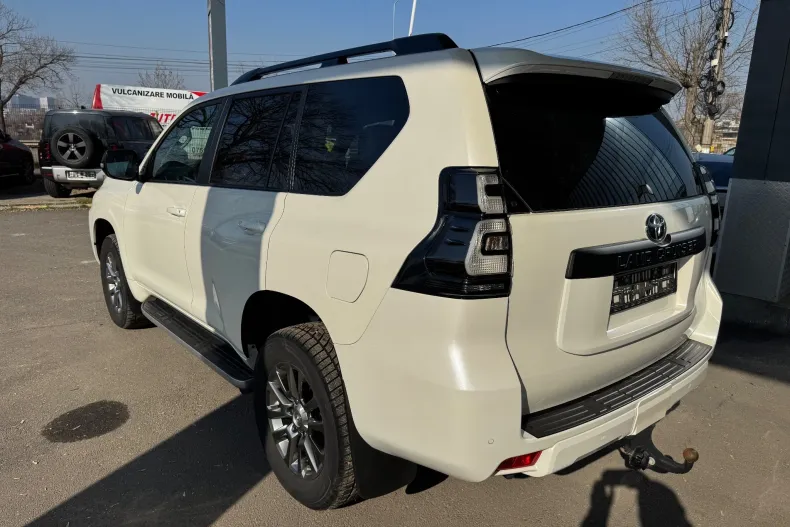 Toyota Land Cruiser din 2024 cu 29.980 km - oferta TOY195528 - foto 8