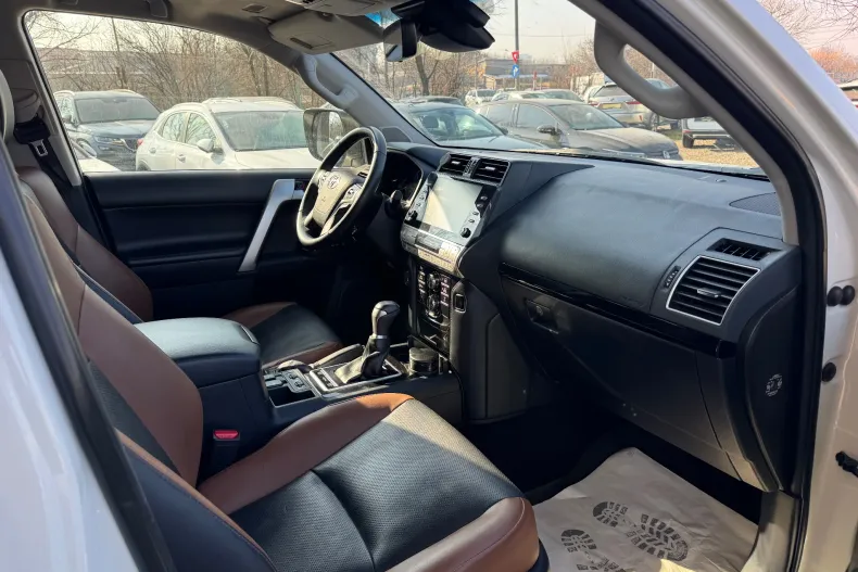 Toyota Land Cruiser din 2024 cu 29.980 km - oferta TOY195528 - foto 10