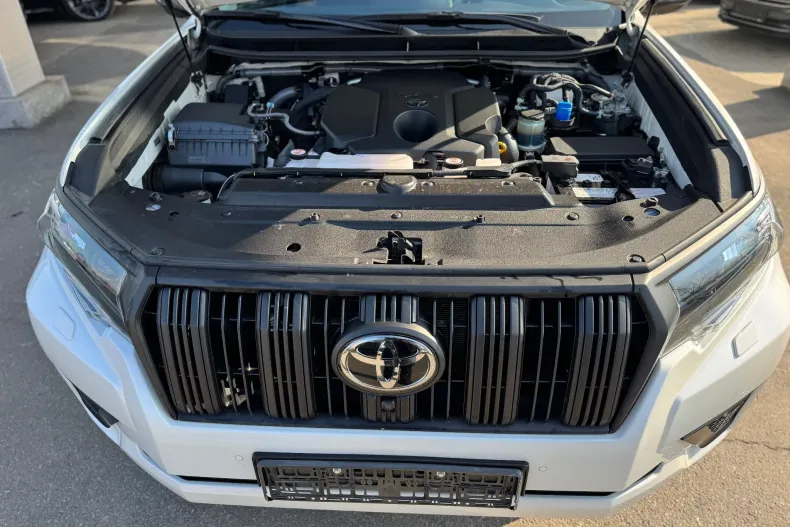 Toyota Land Cruiser din 2024 cu 29.980 km - oferta TOY195528 - foto 17