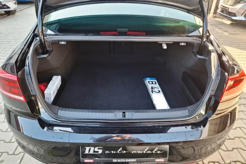 Volkswagen Passat din 2021 cu 75.132 km - oferta VOL195536 - foto 10