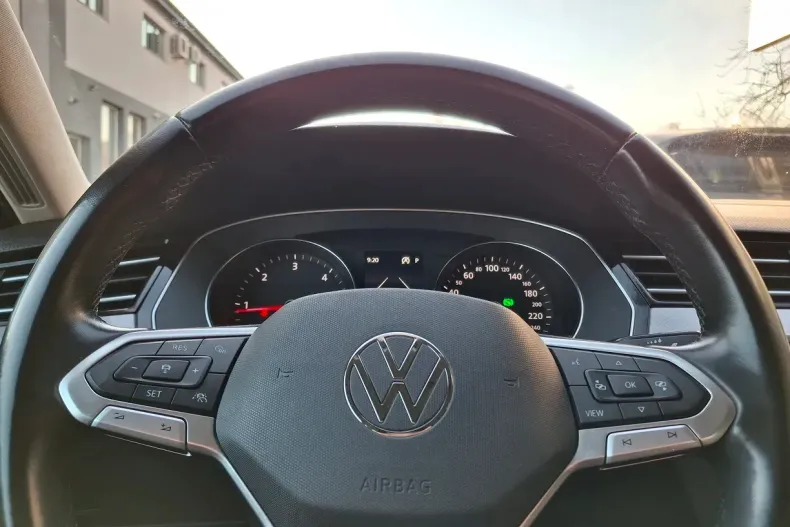 Volkswagen Passat din 2021 cu 75.132 km - oferta VOL195536 - foto 22