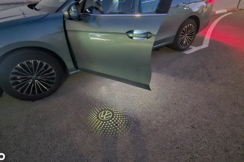 Volkswagen Passat din 2024 cu 13.236 km - oferta VOL195540 - foto 10