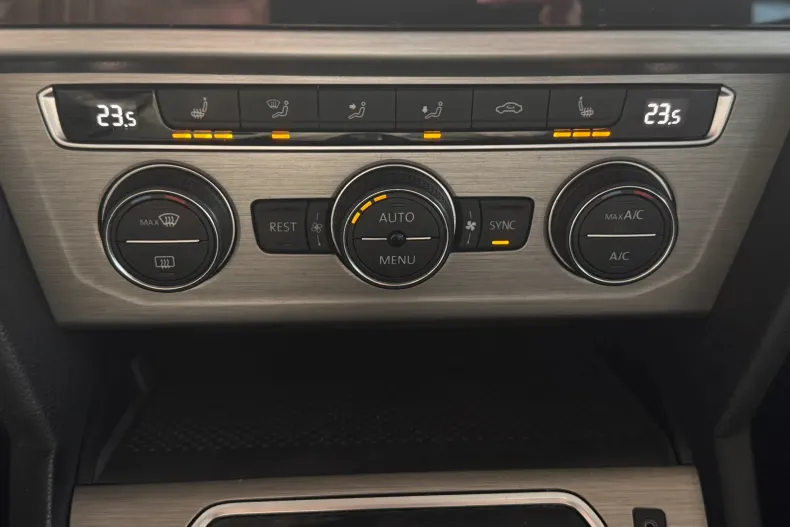 Volkswagen Passat din 2020 cu 97.000 km - oferta VOL195566 - foto 23