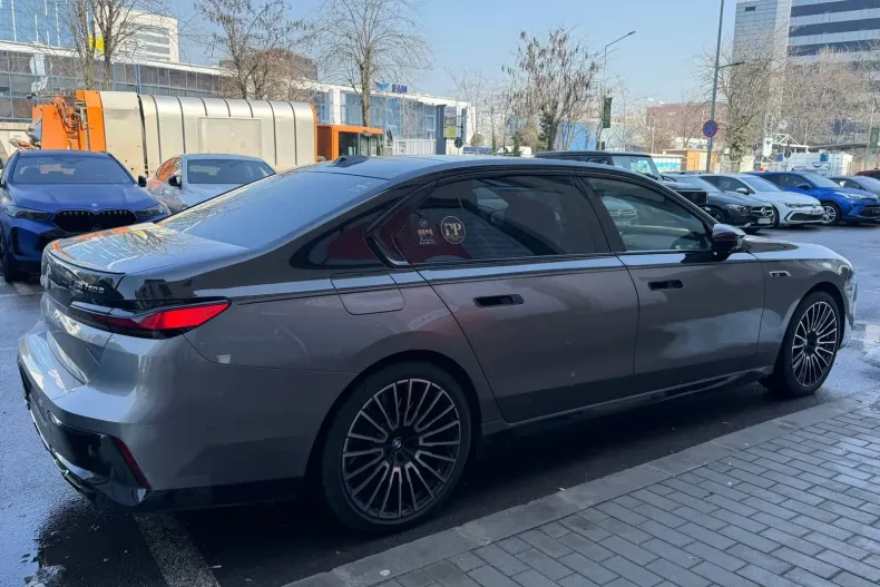 BMW M7 (Seria 7) din 2025 cu 34.415 km - oferta BMW195567 - foto 4
